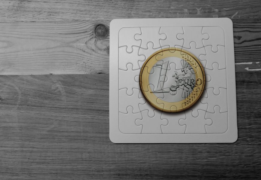 Aiuti economici agli stranieri: la guida dell’Asgi, dal bonus bebè agli assegni familiari